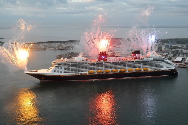 Лайнер Disney Dream