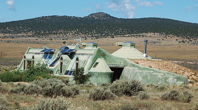 Отель EARTHSHIP BIOTECTURE