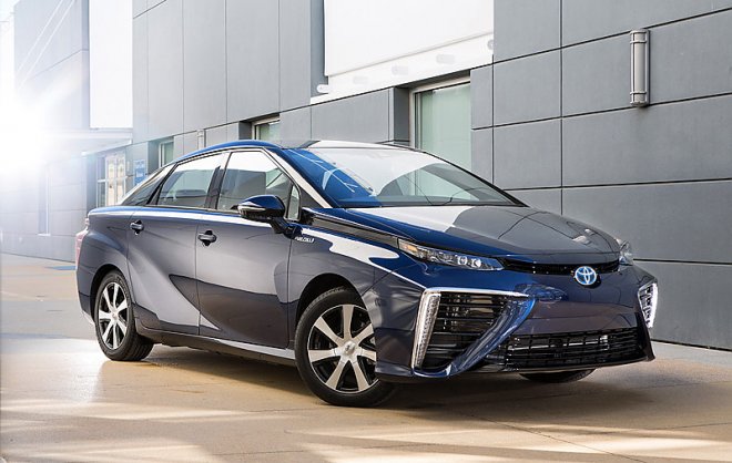 Водородный седан Toyota Mirai