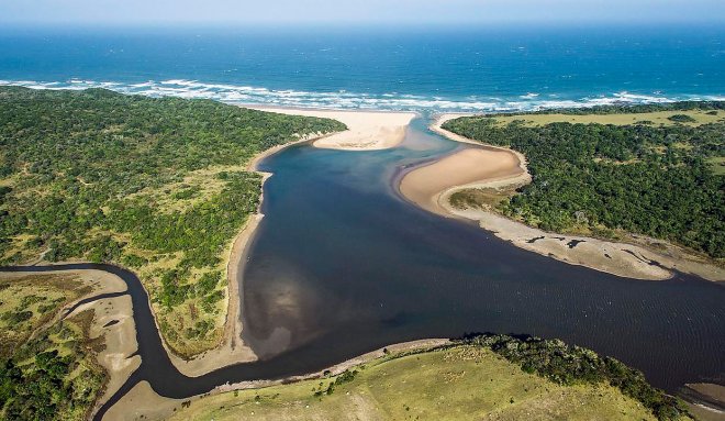 Слияние реки и моря рождают энергию