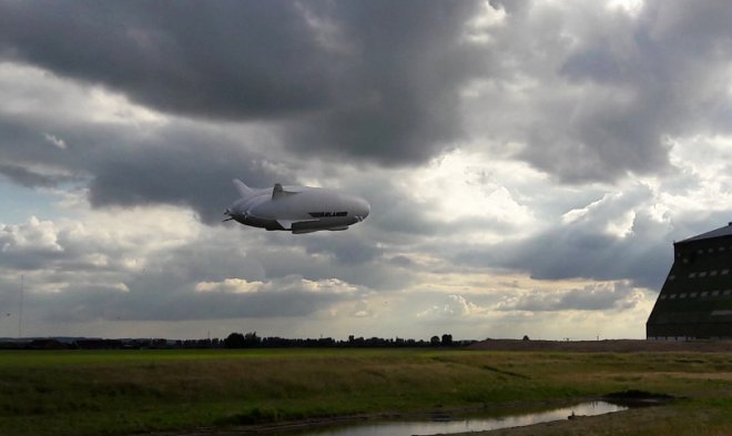 Airlander 10 в небе