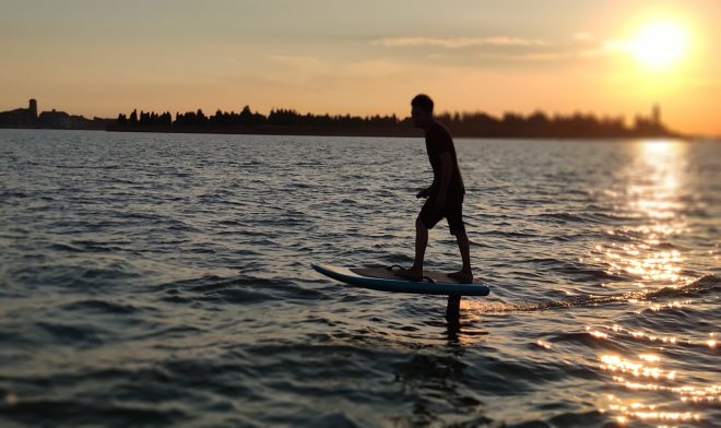 Водная доска с крылом