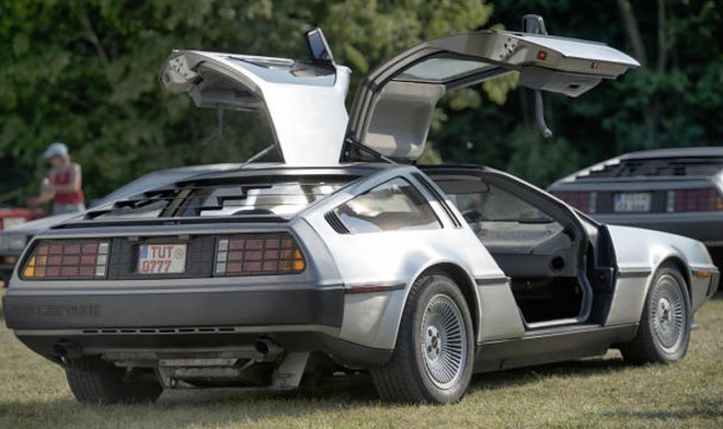 DeLorean DMC-12